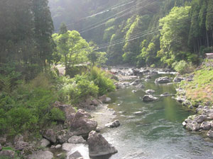 庵の郷近くの河原